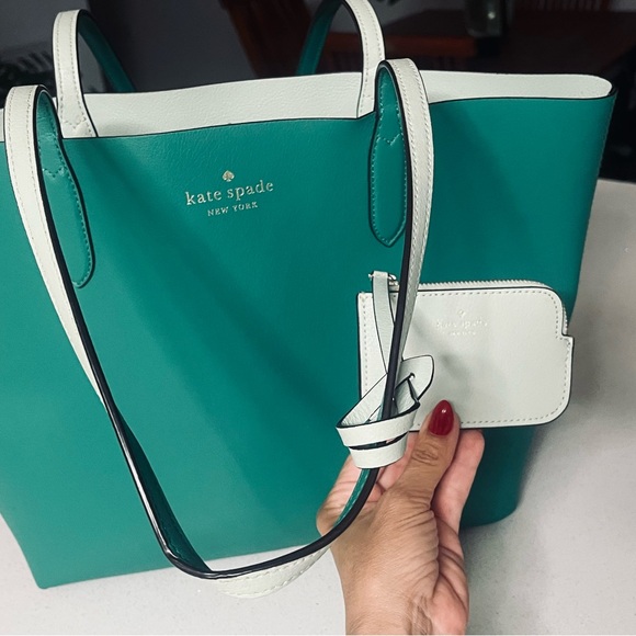 Kate Spade Tote bag is reversible - Picture 3 of 3